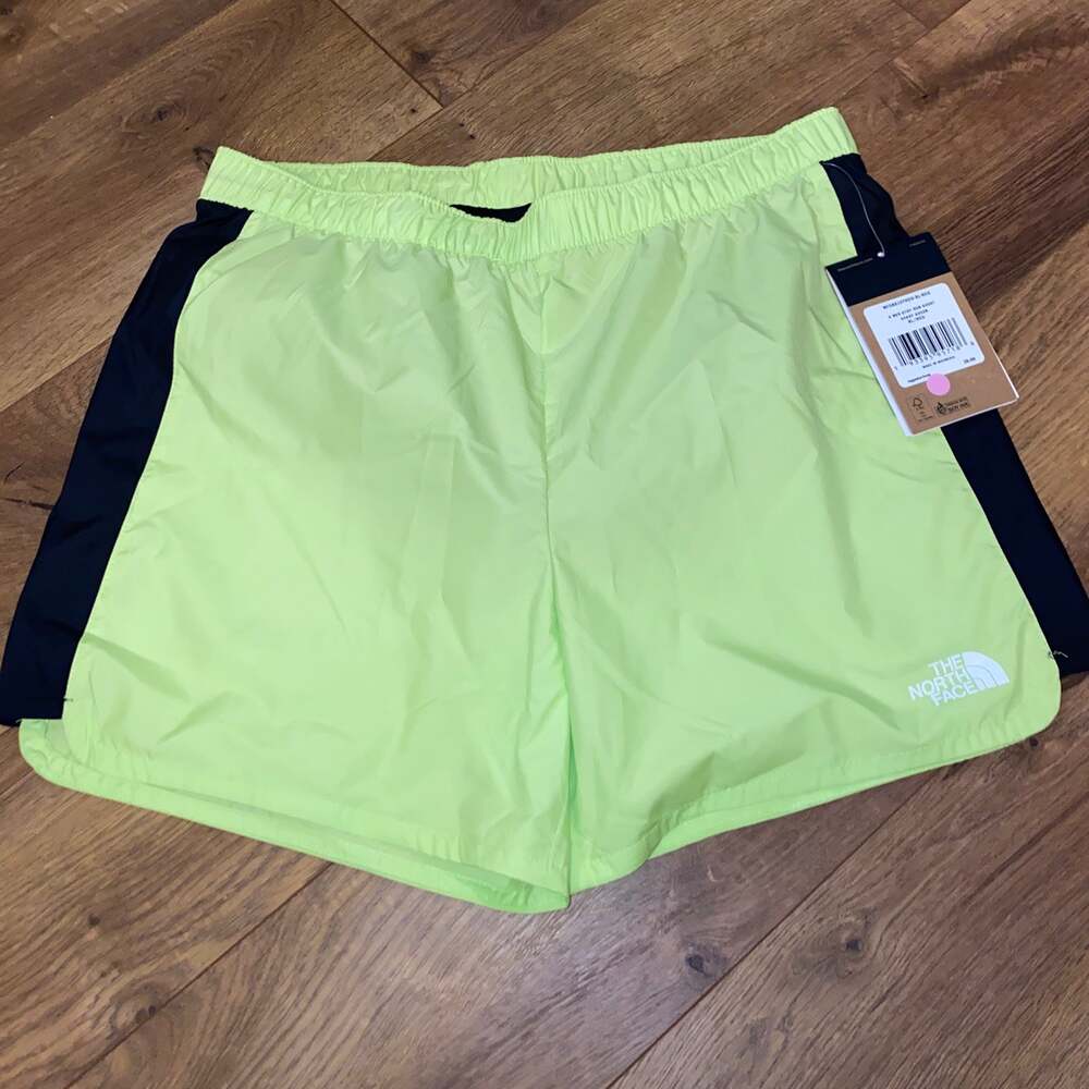 The North‎ Face Never Stop Running Shorts Sharp Green Girls XL